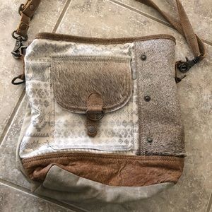 Myra bag crossbody